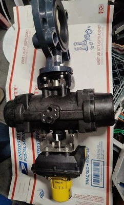 Válvula mariposa neumática de PVC de 2" accionada por aire ASAHI/America DP79PSG6 120 PSI Foto 1 de 4