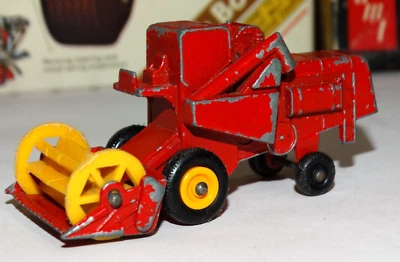 Matchbox no 65 Claas Combine Harvester - Image 1 of 4