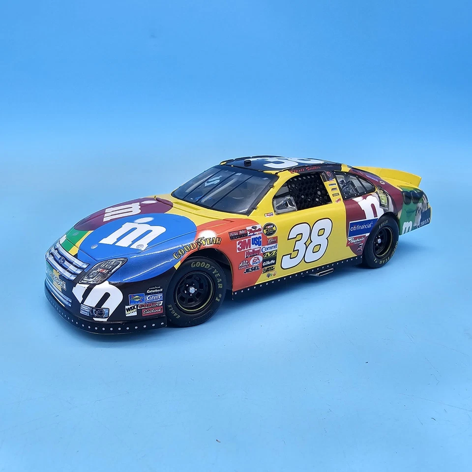 Elliot Sadler M&M's #38 escala 1/24 NASCAR diecast - 2006 RCCA Foto 1 de 4