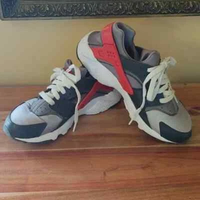Boy's Nike Air Huarache 654275-041 - Sz. 5Y - Image 1 of 4