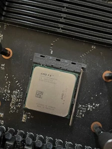 CPU - AMD® FX 9370 FHW8KHK (220w TDP) - Picture 1 of 2