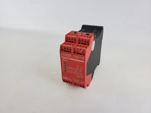 Relé de seguridad Schneider Electric XPSAK351144P tipo XPS-AK Preventa - Imagen 1 de 7