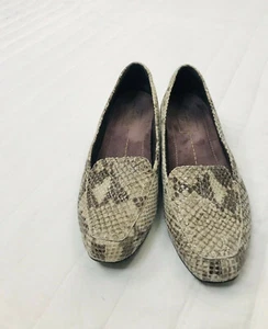 Clarks Everyday Womens Size 7.5 Juliet Lora Loafer Slip On  - Picture 1 of 5