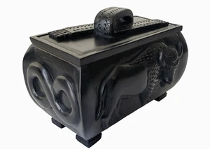 Métis Sculpted Stone Chest Black Medium Coffre en Pierre Sculptée Noir Moyen - Picture 1 of 8