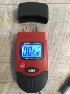 Probador medidor de humedad de bolsillo RS PRO RS-120 en un estado de funcionamiento escasamente usado - Imagen 1 de 4