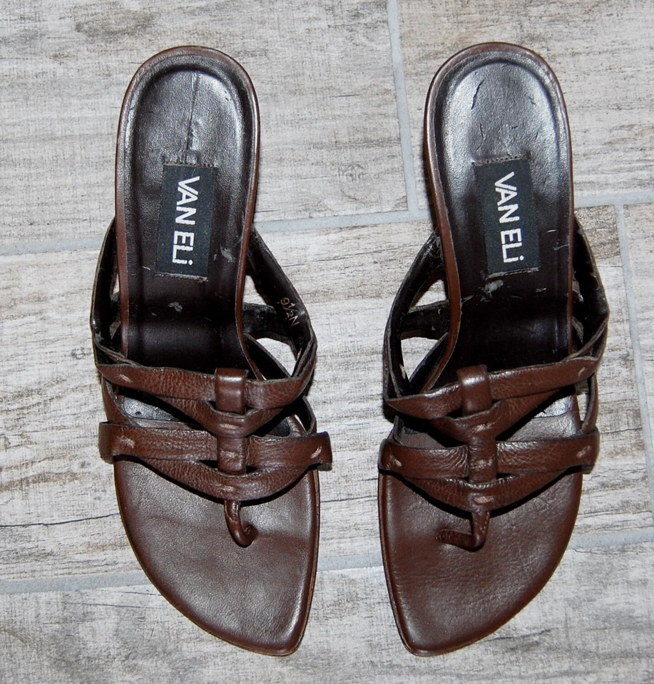 Sandalia Vaneli Marrón Tanga Tacón Alto - Para Mujer Talla 9.5N Foto 1 de 4