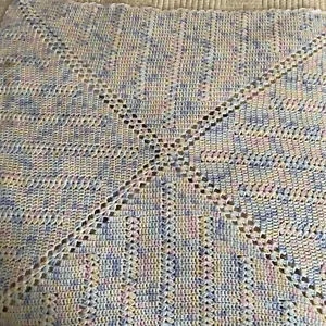 soft yarn vintage baby blanket crochet Scalloped Edge Multiple Colors 28”x28” - Picture 1 of 7