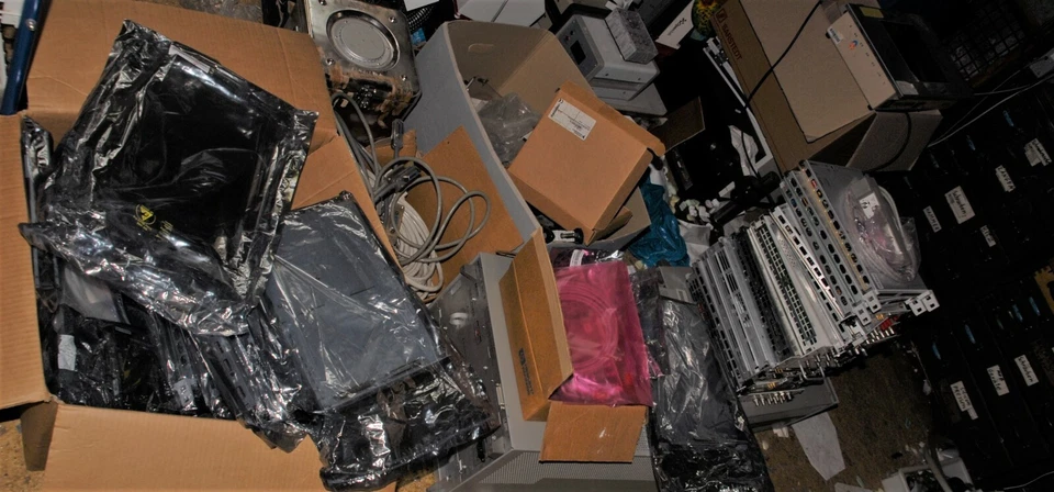 HP Agilent 75000 series VXI Frames und Module zur Messdatenauswertung Varianten - Bild 1 von 1