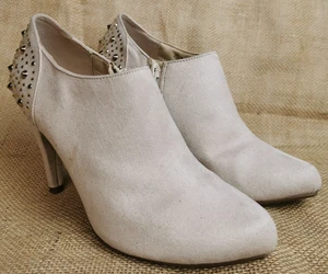 Graceland Stiefel beige Wildleder ausgefallener Absatz Spikes Gr. 6 - Bild 1 von 6