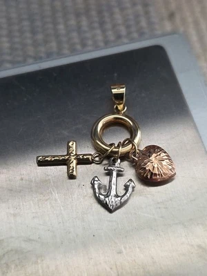 RL 10K Amarillo Blanco R Oro Fe Esperanza y Amor Cruz Corazón Ancla Colgante .9 Perú  Foto 1 de 4