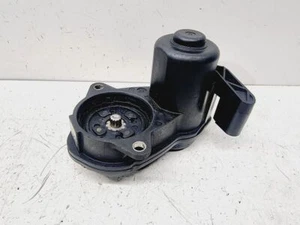 2017 Nissan X-Trail T32 Left rear brake caliper motor 440114CA0A - Picture 1 of 2