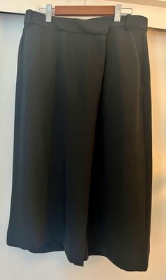 Bermudas Zara Mujer Pantalones Cortos con Crossover Talla Pequeña Negro Largo Midi con Bolsillos Foto 1 de 4