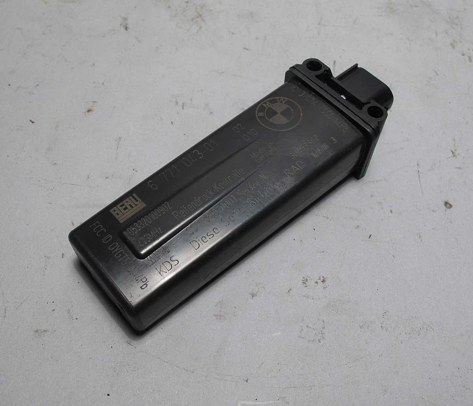 BMW TPMS Tire Pressure Monitor Antenna E60 E90 E82 E88 E92 06-11 OEM 6771043 - Image 1 of 3