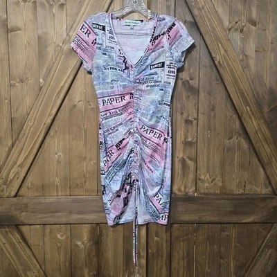 Vestido ceñido al cuerpo acanalado estampado periódico casi famoso para mujer talla M rosa púrpura Foto 1 de 4