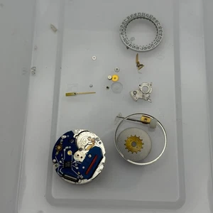 ETA ESA 954.122 Quartz Watch Movement Incomplete Swiss Vintage Parts - Picture 1 of 6