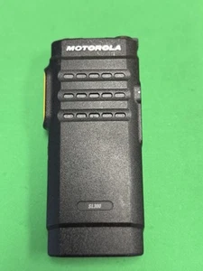 DEAD AS/IS Motorola SL300 UHF 99 Channel Display Radio -AAH88QCP9JA2AN - Photo 1/6