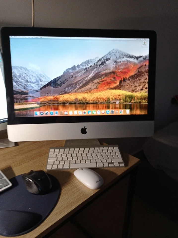 Apple iMac 21.5" (500GB, Intel Core i5, 2.5GHz, 4GB) All-in-One Desktop -... - Immagine 1 di 1