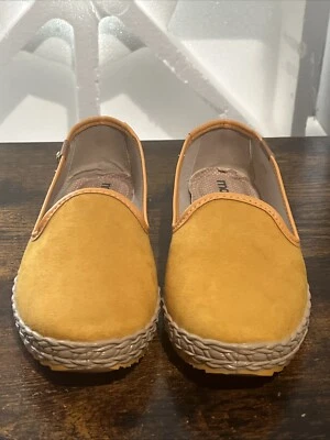 Moleca Niñas Gamuza Amarillo/Mostaza Sin Cordones Planos Talla 6 Hecho en Brasil Foto 1 de 4