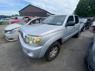 Used Front Suspension Strut fits: 2006 Toyota Tacoma Front 4x2 PreRunner w/off r - Imagem 1 de 4