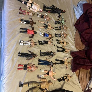 Lotto 23 figurine WWE Mattel Elite Legend Reigns Cena HHH Kane Seth + anello grezzo - Foto 1 di 24