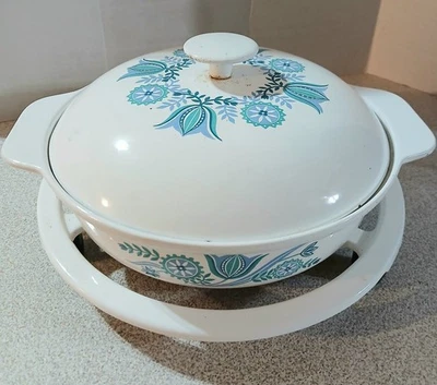 1950s Prizer-Ware Blue Tulip Cast Iron Casserole Dish W/Lid & Warming Stand 1qt - Image 1 of 4