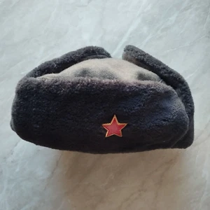 Cappello invernale militare albanese vintage lana bordo soldato militare anno 1956 - Foto 1 di 9