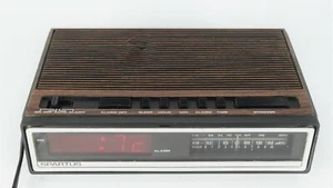 Spartus Vintage AM/FM Radio Alarm Clock Woodgrain 0107-61 TESTED - Picture 1 of 11