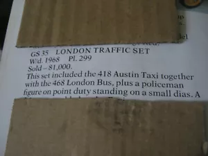 CORGI GS 35 LONDON VERKEHR SET AB 1964 ALTER GETRAGEN SET MIT POLIZIST WIE ABGEBILDET - Bild 1 von 13