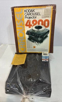 KODAK Carousel 4200 Slide Projector w/ Box and New Bulb - Image 1 of 4