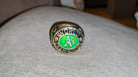 Jim Holt Oakland Athletics REPLICA 1974 World Champions Ring Cover