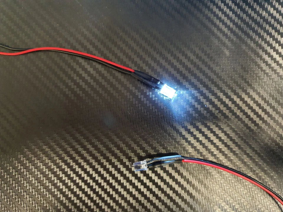 LED 2x5x7 mm WEISS 6-12V einbaufertig Beleuchtung für Ihr RC-CAR Boot Flugzeug - Bild 1 von 1