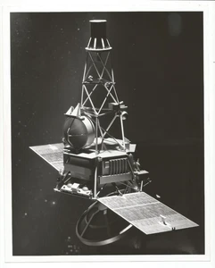 8x10" photo Mariner spacecraft to Venus, credit: Jet Propulsion Laboratory - Picture 1 of 2