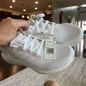 Size 10 - adidas UltraBoost 20 White Iridescent 2020 - Picture 1 of 4