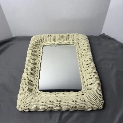 Espejo de acento de mimbre blanco Pier 1 vintage Shabby Chic bohemio casa de campo bohemia Foto 1 de 4