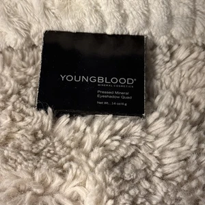 Youngblood Pressed Mineral Eyeshadow Quad Starlet 0.14oz  / 14g BRAND NEW - Picture 1 of 2