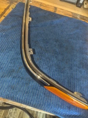 2007 Mercedes-Benz C280 Front Left Bumper Trim With Reflector 2003-2007 C230... - Image 1 of 4