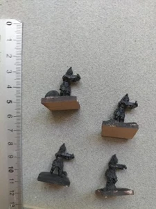 4 x VAMPIR INFANTERIE SCHWARZ UNDERCOATED METALL MINIATUR 15 MM / BATTLE VALOR M111 - Bild 1 von 1