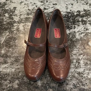 Munro Brown Leather Mary Jane  1.5" Heels Stitching Size 7 - Picture 1 of 7