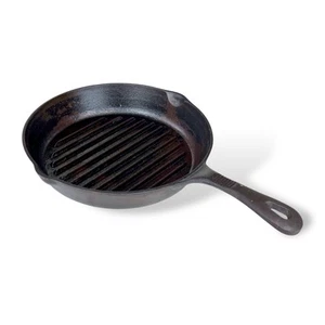 Benjamin & Medwin 11.5" Round Cast Iron Skillet / Frying Pan / Griddle Very Nice - Picture 1 of 4