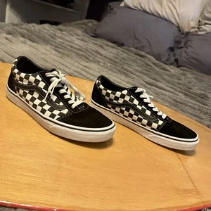 Scarpa a scacchiera Vans Old Skool scamosciata e tela 9 uomo - Foto 1 di 13