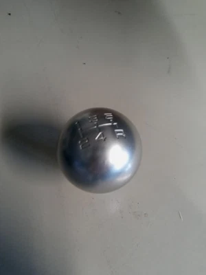 Ford Mustang 2001 Bullitt 2003-2004 Mach 1 perilla de cambio de 5 velocidades usada Foto 1 de 3