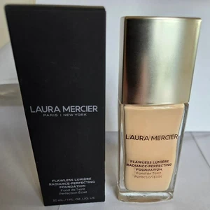 LAURA MERCIER Flawless Lumiere Radiance-Perfecting Foundation Cream Ivory 0W1 - Bild 1 von 5