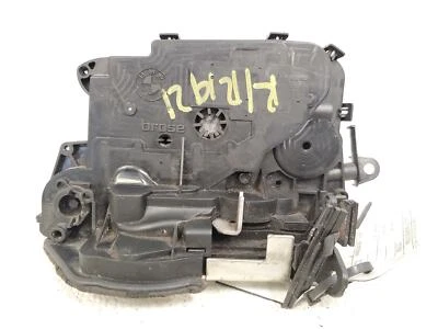 Actuador de cierre de cerradura de puerta trasera para pasajero BMW 335D 2011 BMW 335D ID# 7229466 10-15 Foto 1 de 4