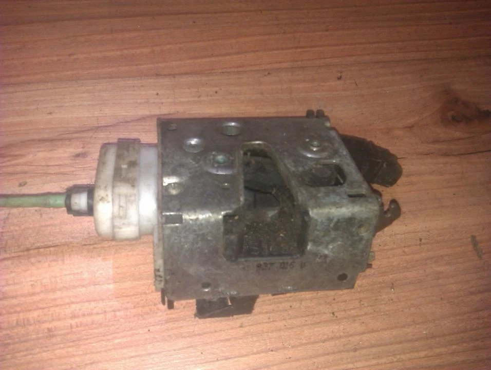 Mecanismo de bloqueo de puerta Audi A6 1995 - parte delantera derecha 4a0837016d, Ge #80426-47 Foto 1 de 1