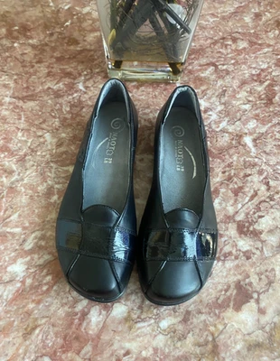 Zapatos sin cordones NAOT para mujer de cuero negro/cuero patentado 39/US 8 ¡USADOS EN EXCELENTE ESTADO!  $199,95 Foto 1 de 4