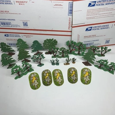 Lote de árboles verdes de plástico vintage de rocas de cactus lote mixto Marx Foto 1 de 4