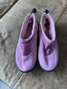 Children’s Water Shoes Size 1 - Picture 1 of 3