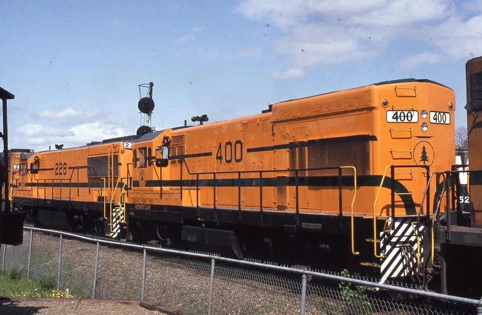MEC MAINE CENTRAL Railroad Train Locomotive 400 WATERVILLE ME 1981 Photo Slide - Imagem 1 de 1