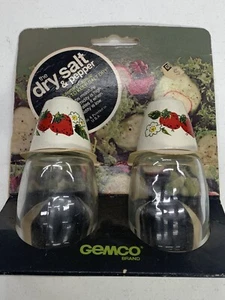 vintage gemco salt and pepper shakers strawberry - Picture 1 of 5