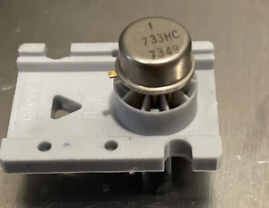 ON SEMICONDUCTOR Round Transistor Gold 10 Pins 733HC 7349 - Picture 1 of 3